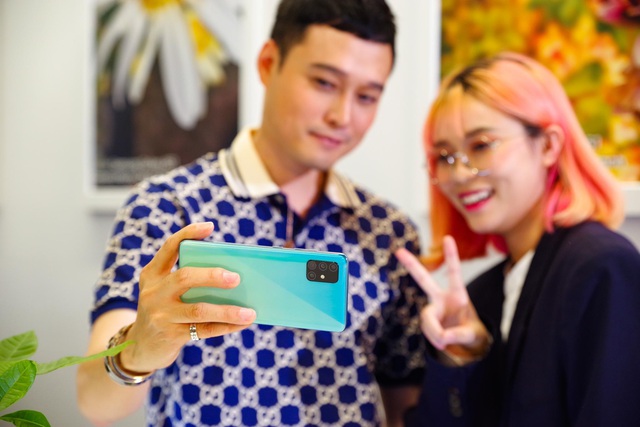 Galaxy A51 ra mắt chính thức tại Việt Nam, đến Quang Vinh, MisThy cũng phải mê mẩn - Ảnh 1.