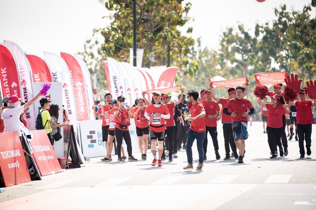 “Vượt trội hơn mỗi ngày” cùng giải Marathon Quốc tế TP.HCM Techcombank 2019 - Ảnh 1.