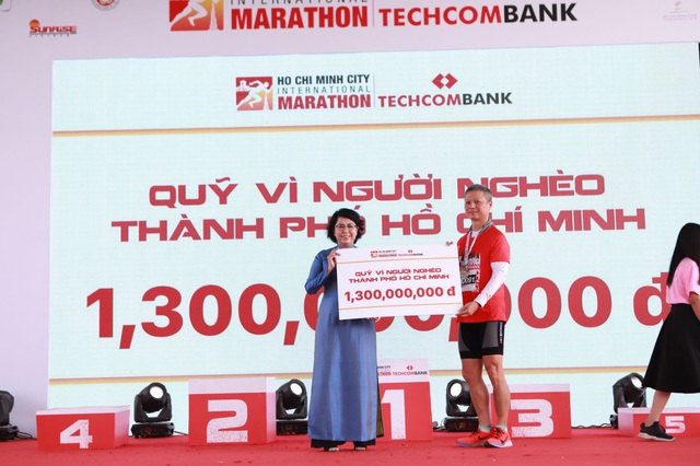 “Vượt trội hơn mỗi ngày” cùng giải Marathon Quốc tế TP.HCM Techcombank 2019 - Ảnh 3.