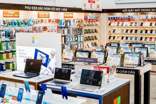 FPT Shop giảm đến 2 triệu, tặng 10 iPhone 11 cho khách hàng mua laptop - Ảnh 2.