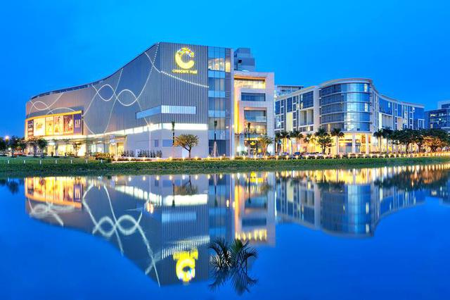 Cơn b&atilde;o thời trang h&agrave;ng hiệu đổ bộ Crescent Mall th&aacute;ng 12 n&agrave;y! - Ảnh 2.