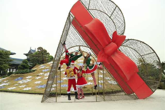 Giáng sinh này, về Hạ Long tận hưởng Lễ hội mùa đông đẹp ảo diệu - Ảnh 3.