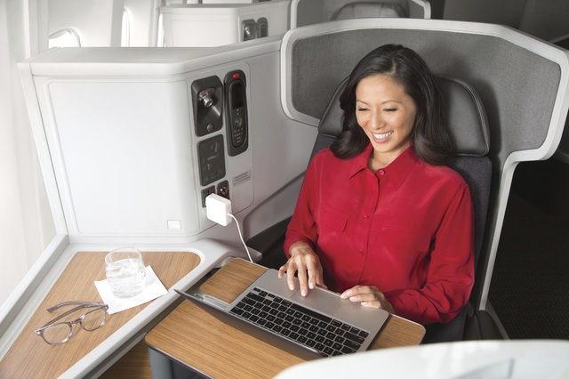 Hé lộ trải nghiệm bay đẳng cấp tại khoang thương gia cùng American Airlines - Ảnh 2. Hé lộ trải nghiệm bay đẳng cấp tại khoang thương gia cùng American Airlines - Ảnh 2.