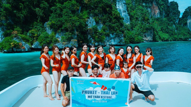 Các thành viên N’Store gây ấn tượng với áo dài truyền thống khi du lịch Phuket - Thái Lan - Ảnh 4.