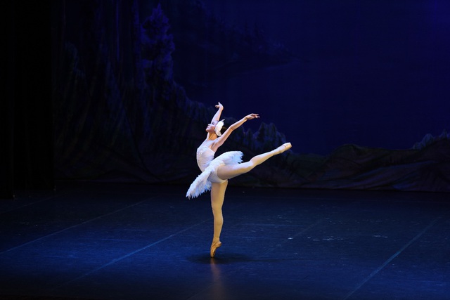 Cơ hội thưởng thức vở Ballet Hồ Thiên Nga giữa Hồ Thiên Nga Ecopark - Ảnh 2.