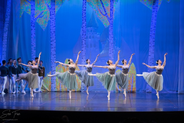 Cơ hội thưởng thức vở Ballet Hồ Thiên Nga giữa Hồ Thiên Nga Ecopark - Ảnh 4.