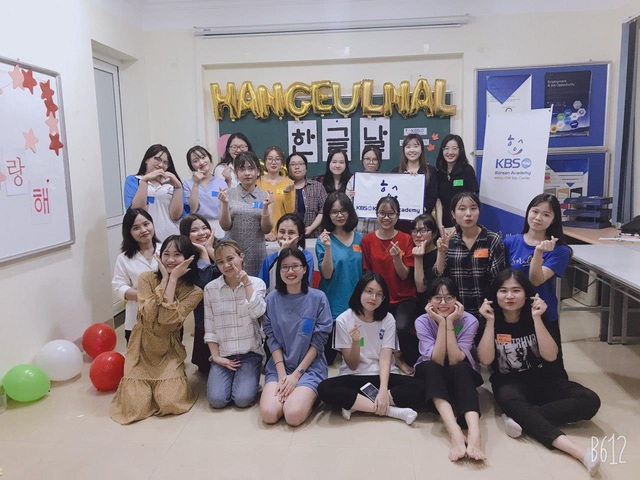 Giới trẻ h&aacute;o hức với trung t&acirc;m tiếng H&agrave;n của đ&agrave;i truyền h&igrave;nh lớn nhất xứ sở kim chi - Ảnh 3.