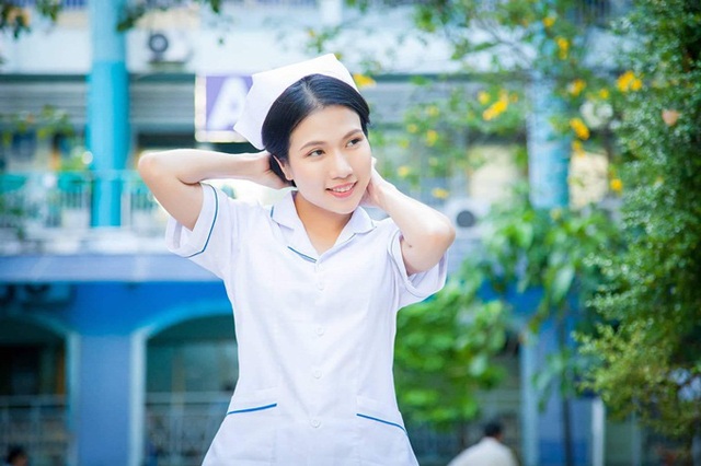 Sau Cua lại vợ bầu, diễn viên Thùy Dương chuyển hẳn sang làm y tá trong Nắng 3 - Ảnh 1.
