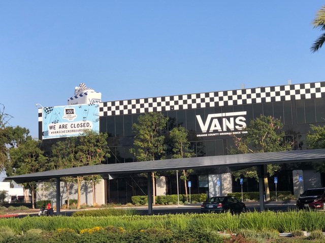 Vans thành công quyên góp hơn 23 tỷ VND và thành lập quỹ Vans Checkerboard để tiếp năng lượng cho sự sáng tạo - Ảnh 1.