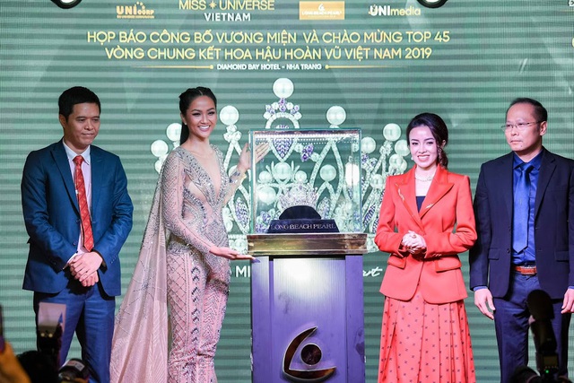 Vương miện vô giá Brave Heart Hoa hậu Hoàn vũ Việt Nam 2019 được thực hiện trong 6 tháng - Ảnh 3.