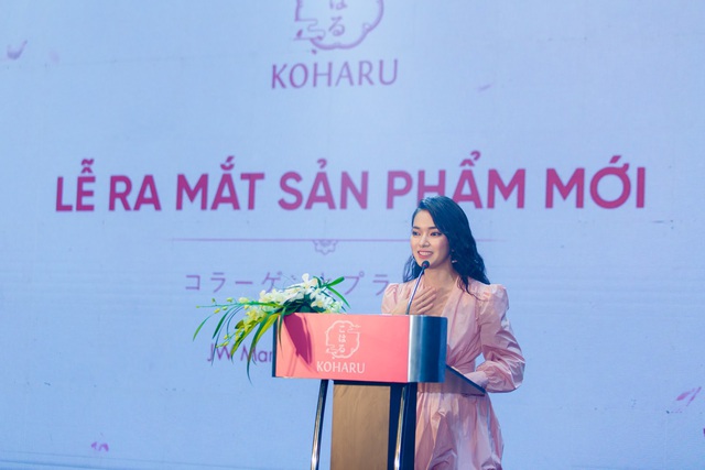 Châu Bùi tự nhận mình “như gái 19” khi để tóc dài, diện đầm hồng lạ chưa từng thấy - Ảnh 4.