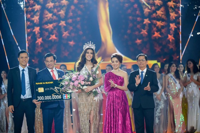 Tân Hoa hậu Nguyễn Trần Khánh Vân được trao vương miện Brave Heart - Ảnh 2.