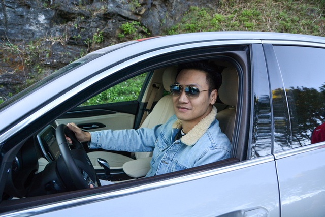 Sao Việt lần đầu “phượt” Hà Giang đầy hiểm trở bằng ô tô VinFast: “Xe Việt đi sướng như xe ngoại” - Ảnh 1.