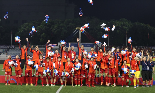Thêm 1 ngân hàng thưởng 500 triệu đồng cho Đội tuyển bóng đá nữ Việt Nam - Ảnh 2.