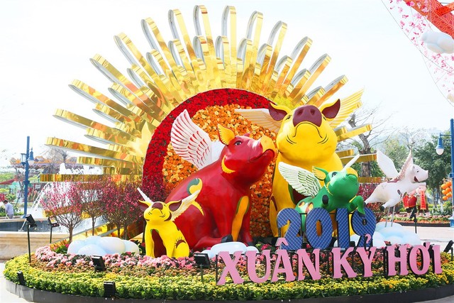 Giới trẻ đua nhau check-in trước những khuôn hình đẹp không tì vết tại Lễ hội hoa xuân Sun World Halong Complex - Ảnh 2.