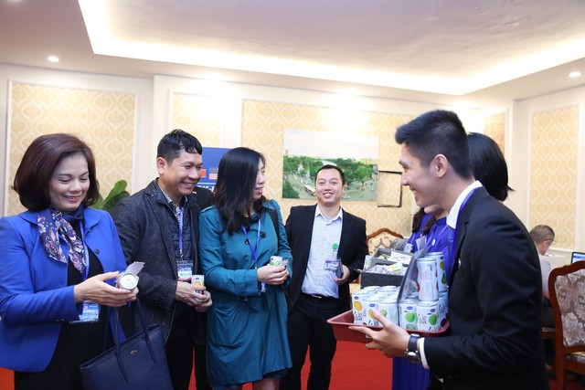 Ph&oacute;ng vi&ecirc;n quốc tế h&agrave;o hứng với đặc sản, đồ uống Việt tại Hội nghị Thượng đỉnh Mỹ - Triều - Ảnh 4.