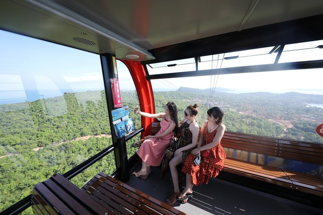 Sun World Hon Thom Nature Park hấp dẫn dòng khách lớn trong mùa Tết 2019 - Ảnh 2.