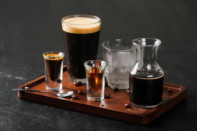 Kh&aacute;m ph&aacute; kh&ocirc;ng gian chuỗi cửa h&agrave;ng &ldquo;vạn người m&ecirc;&rdquo; của The Cups Coffe - Ảnh 9.