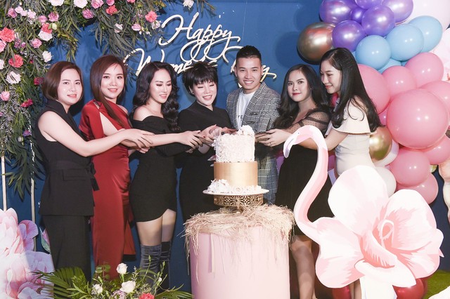 Đào Bá Lộc khuấy động đêm tiệc hoành tráng của công ty Kosxu nhân ngày Quốc tế Phụ nữ - Ảnh 6.