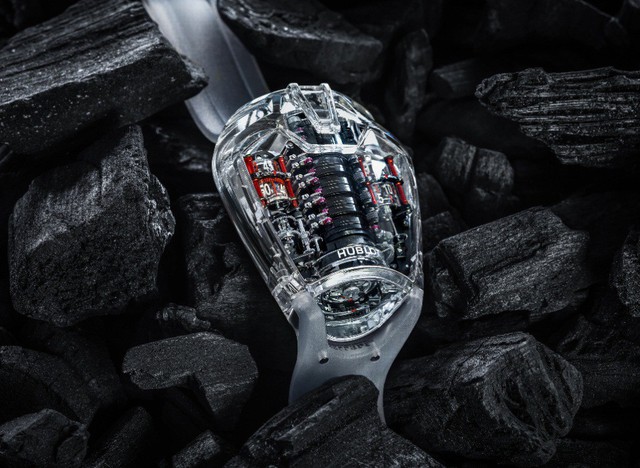 Điểm mặt loạt s&aacute;ng tạo mang t&ecirc;n Hublot Sapphire - Ảnh 1.