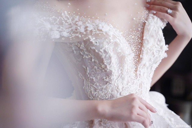 Cận cảnh chiếc v&aacute;y Lọ Lem của n&agrave;ng tiểu thư nổi tiếng từng được b&aacute;o Mỹ điểm t&ecirc;n - Ảnh 4.