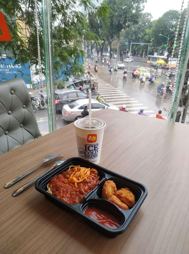 Cầm chưa đến 100K bao gấu đi ăn thả ga l&agrave; ho&agrave;n to&agrave;n c&oacute; thật - Ảnh 4.
