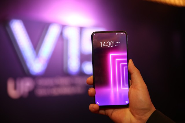 Quang Hải bất ngờ xuất hiện tại sự kiện ra mắt smartphone camera ẩn Vivo V15 - Ảnh 5.