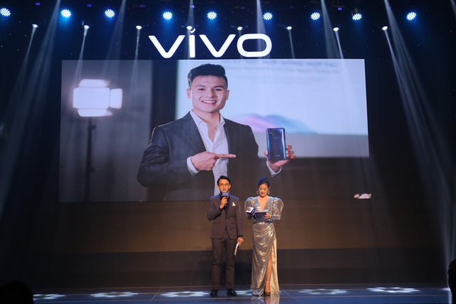Quang Hải bất ngờ xuất hiện tại sự kiện ra mắt smartphone camera ẩn Vivo V15 - Ảnh 7.