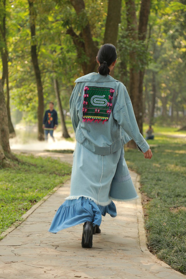 Văn hóa thổ cẩm xuất hiện tại Tuần lễ thời trang Việt Nam Thu Đông 2019 - Ảnh 3.
