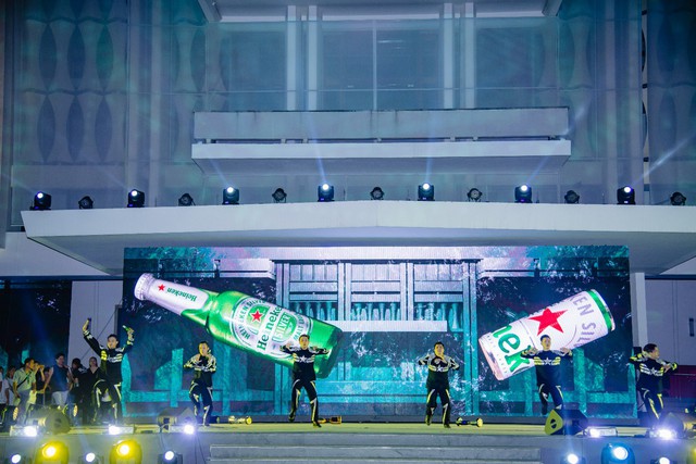 Trình diễn ánh sáng đỉnh cao tại 2 tòa nhà biểu tượng của Sài Gòn, Heineken Silver ra mắt đầy ấn tượng - Ảnh 5.