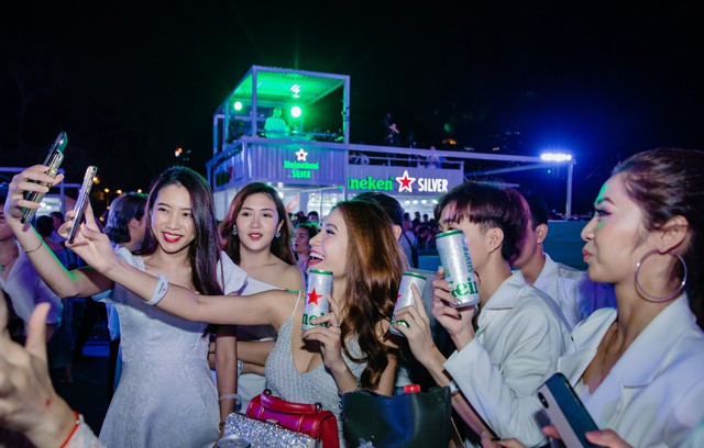 Trình diễn ánh sáng đỉnh cao tại 2 tòa nhà biểu tượng của Sài Gòn, Heineken Silver ra mắt đầy ấn tượng - Ảnh 8.