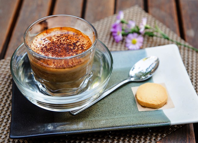 Top địa điểm thưởng thức “cà phê trứng” đang hot - Ảnh 10.