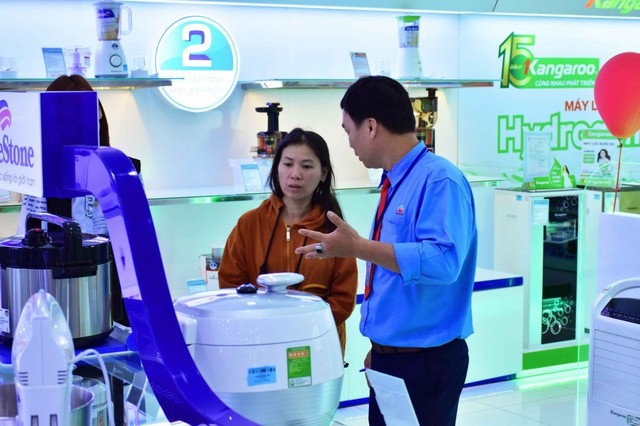 Trao t&igrave;nh y&ecirc;u đến người phụ nữ bạn thương - Ảnh 3.