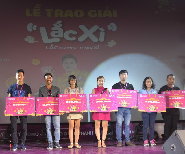 Niềm vui hội tụ tại lễ trao giải Lắc X&igrave; - Ảnh 2.