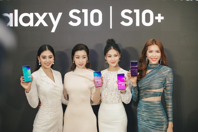 Ngay ngày mở bán, Galaxy S10 đã trở thành chiếc điện thoại bán chạy nhất trong lịch sử 10 năm Galaxy S tại Việt Nam - Ảnh 2.