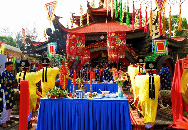 M&ugrave;ng 10 th&aacute;ng ba: Suối Ti&ecirc;n ưu đ&atilde;i gi&aacute; v&eacute; mạnh d&agrave;nh cho du kh&aacute;ch - Ảnh 2.