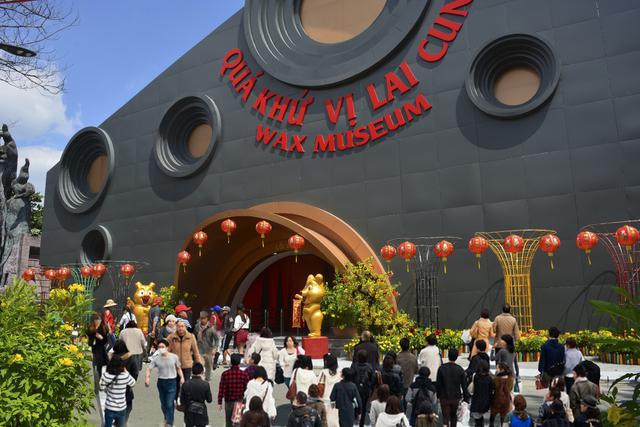 M&ugrave;ng 10 th&aacute;ng ba: Suối Ti&ecirc;n ưu đ&atilde;i gi&aacute; v&eacute; mạnh d&agrave;nh cho du kh&aacute;ch - Ảnh 7.