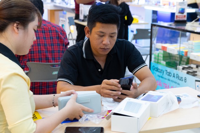 Gần 43.000 kh&aacute;ch h&agrave;ng đ&atilde; đặt cọc v&agrave; chờ mua&nbsp;OPPO F11 Series - Ảnh 2.