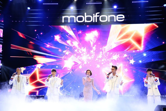 Mobifone “gửi trọn yêu thương” – Đêm nhạc của sự ấm áp và lan tỏa - Ảnh 1.