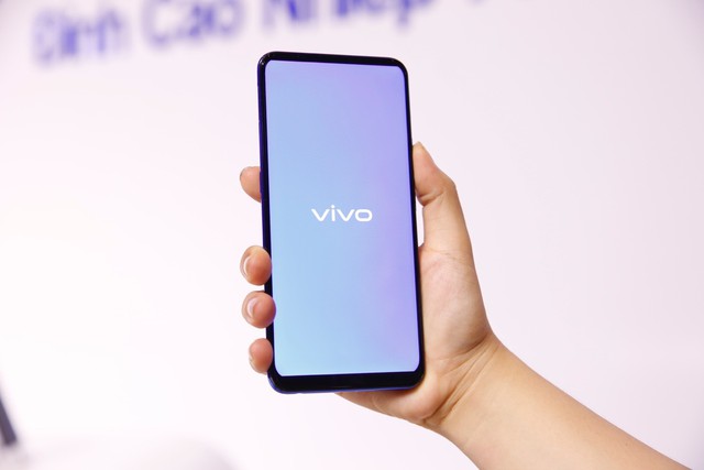 Tròn 10 năm tham gia thị trường di động, thiết bị của Vivo đã thay đổi như thế nào? - Ảnh 1.