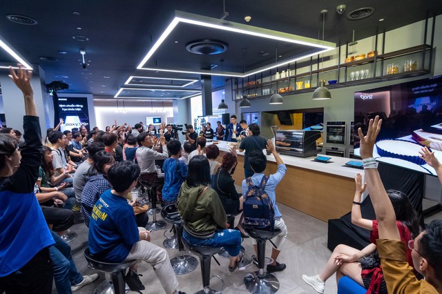 Đến Samsung Showcase xem l&agrave;m b&aacute;nh bằng bếp th&ocirc;ng minh đi, rồi sẽ ước nh&agrave; m&igrave;nh c&oacute; đồ xịn như vậy - Ảnh 8.