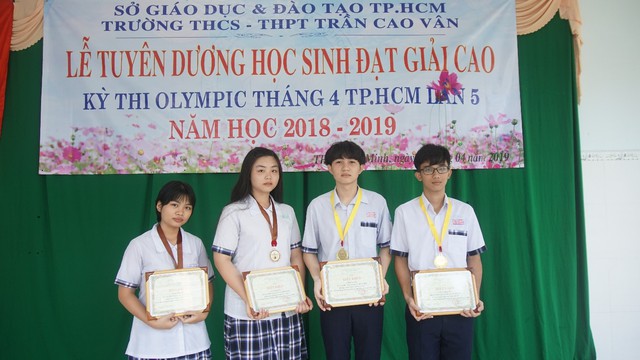 Vào lớp 10, không nhất thiết phải học trường công! - Ảnh 2.