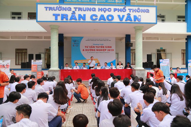 Vào lớp 10, không nhất thiết phải học trường công! - Ảnh 4.