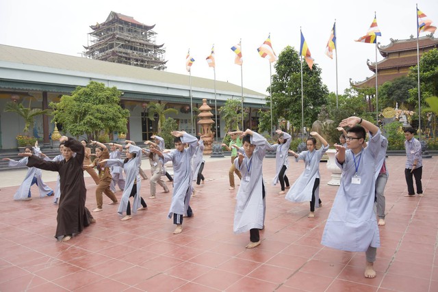 Tuổi trẻ đ&acirc;u chỉ c&oacute; học, đ&ocirc;i khi cần x&aacute;ch nhau đi chơi xa như thế n&agrave;y th&igrave; n&atilde;o mới th&ocirc;ng được - Ảnh 9.