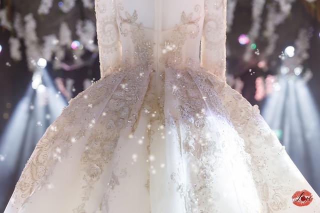 Cận cảnh bộ váy cưới đính pha lê và đá Swarovski lấp lánh cực ấn tượng từ thương hiệu Love wedding - Ảnh 4.