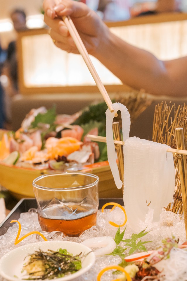 Sushi Hokkaido Sachi khai trương chi nhánh mới, trình làng 2 món “đánh gục” những người sành ăn - Ảnh 6.
