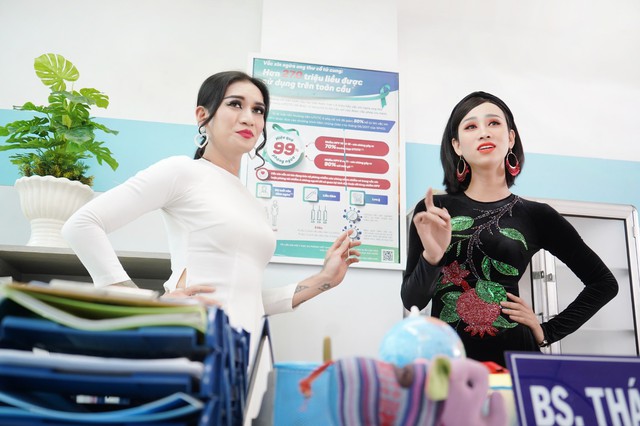Ai xui Hải Triều, BB Trần đi l&agrave;m y t&aacute;? - Ảnh 2.