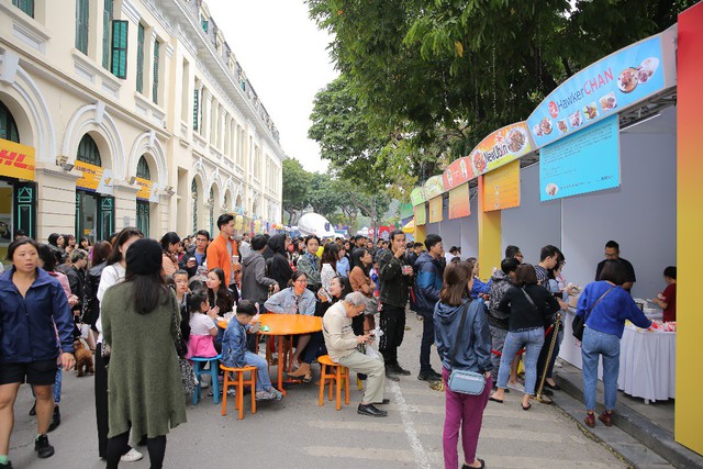 Lễ hội Singapore đầu tiên tại Việt Nam thu hút hàng ngàn người dân phía Bắc - Ảnh 5.