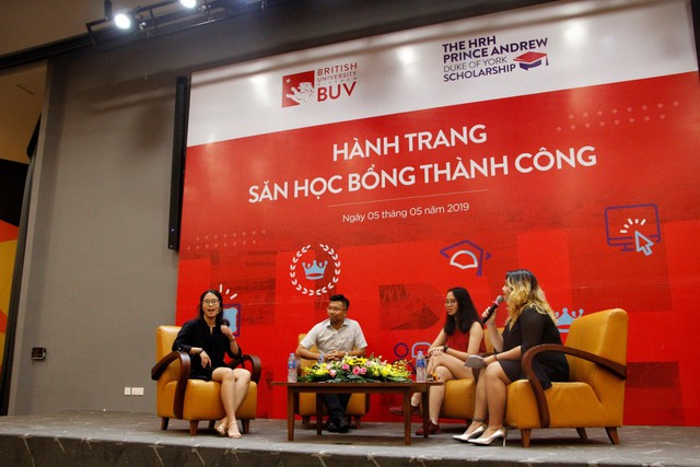 “Hành trang săn học bổng” thu hút đông đảo bạn trẻ Việt - Ảnh 2. “Hành trang săn học bổng” thu hút đông đảo bạn trẻ Việt - Ảnh 2.