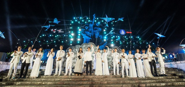 Hàng loạt ngôi sao âm nhạc hội tụ trong đêm nghệ thuật Câu chuyện hòa bình tại Quảng Bình - Ảnh 11.